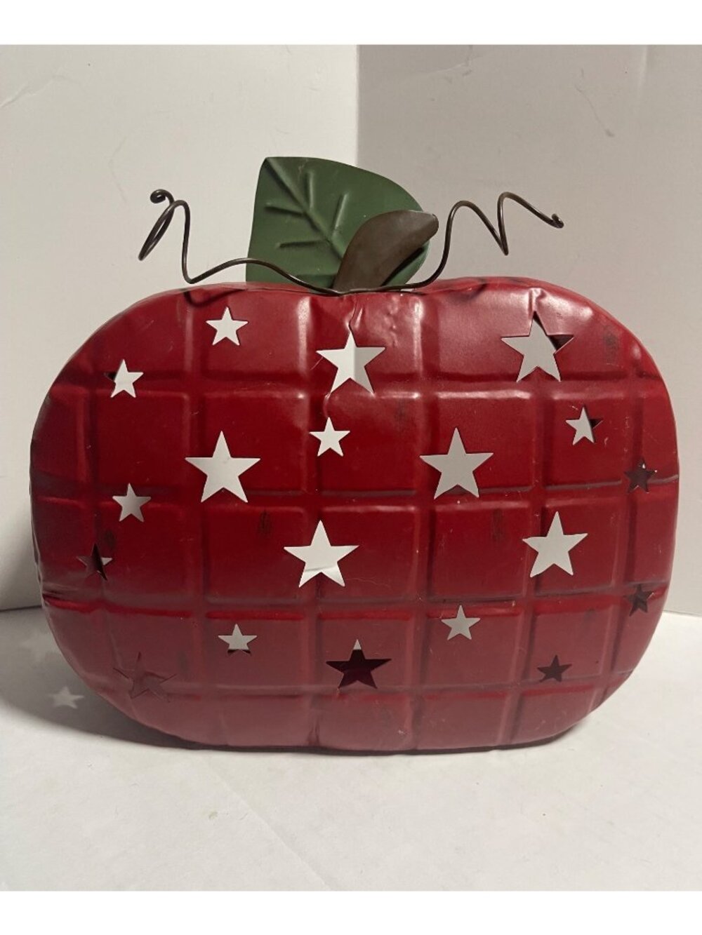 Metal Apple Star Cutout Tea Light Candle Holders Red Set Of 2 Rustic Home Decor - Picture 2 of 16